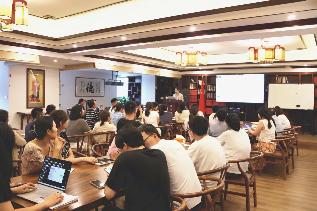 【AI赋能开新境 职场应用提效能】——百益鼎盛集团AI赋能职场应用培训成功举办